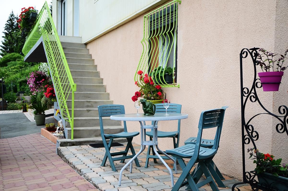 entrée avec ptite table