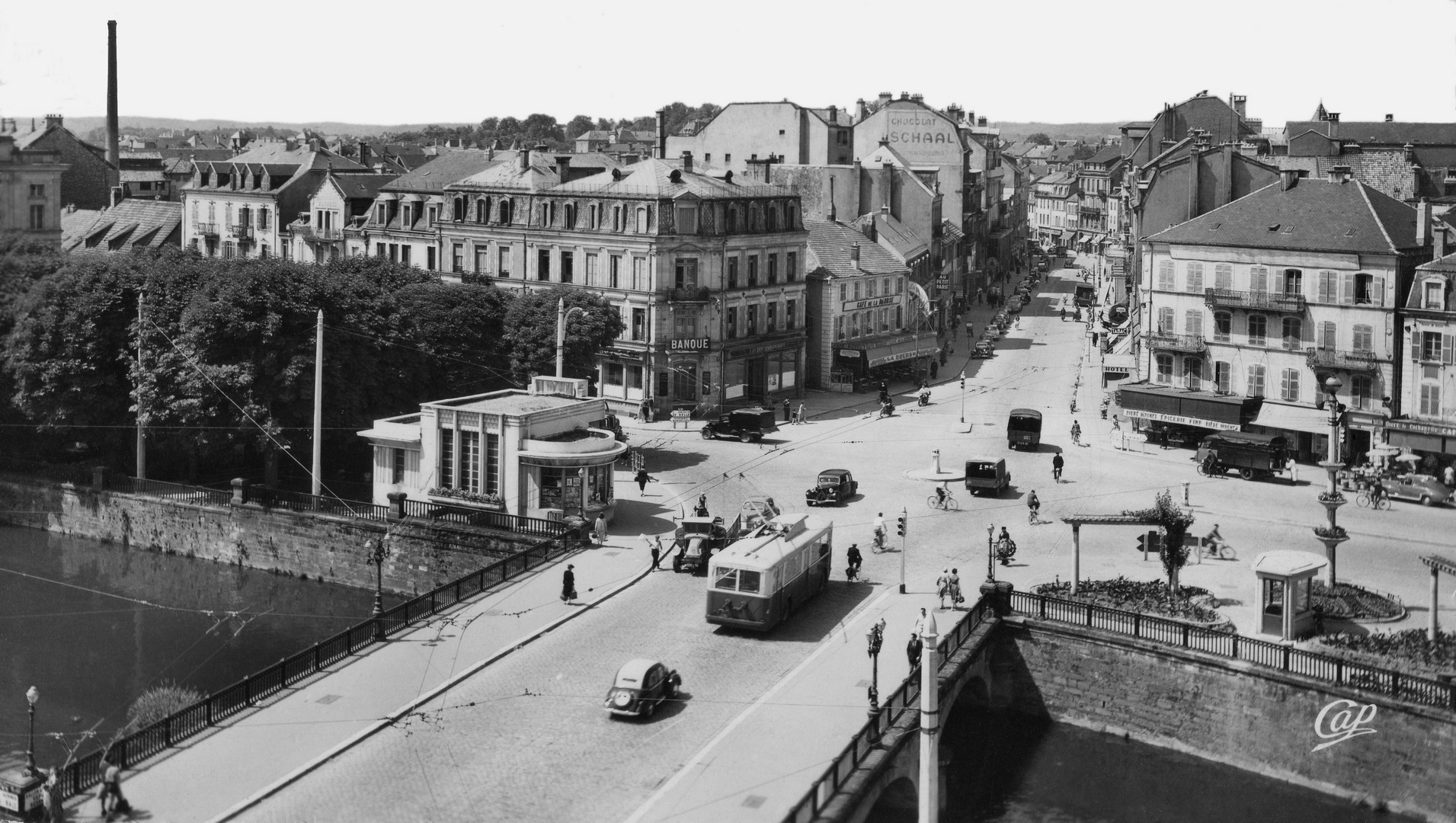 Noir Blanc Faubourg