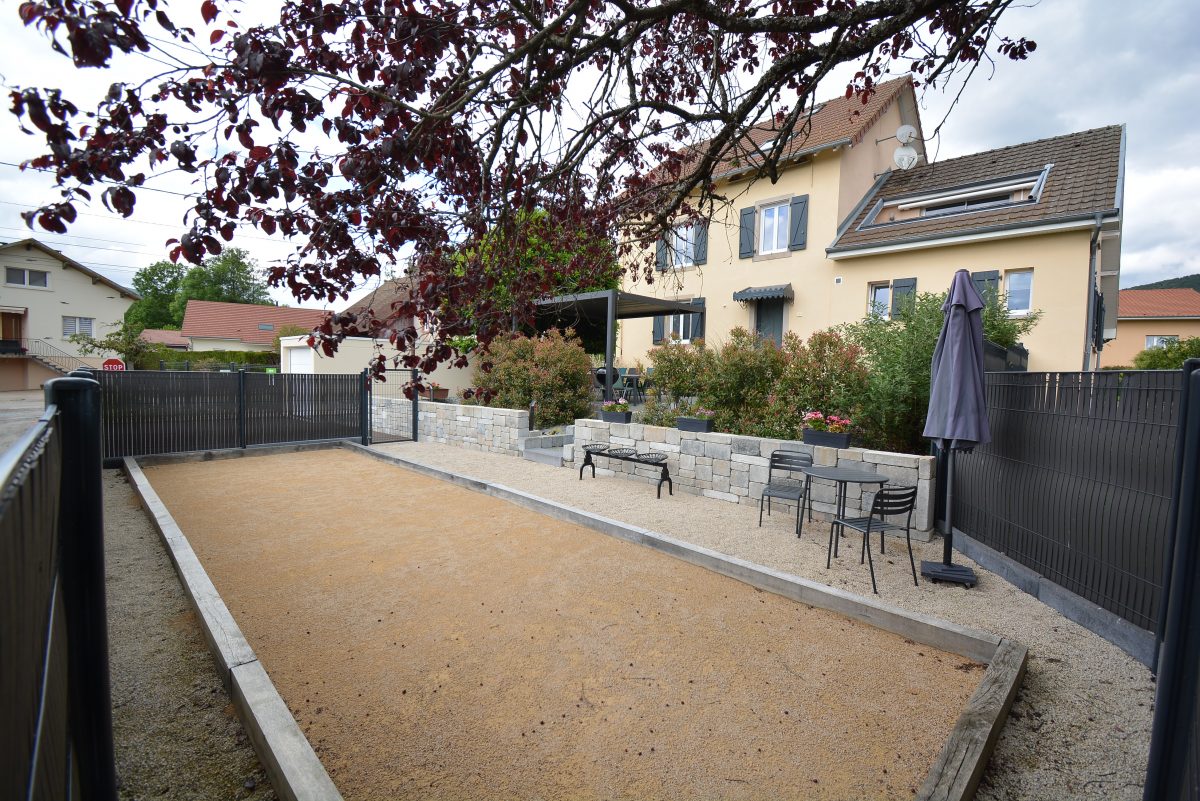 Terrain de pétanque pour les vacanciers
