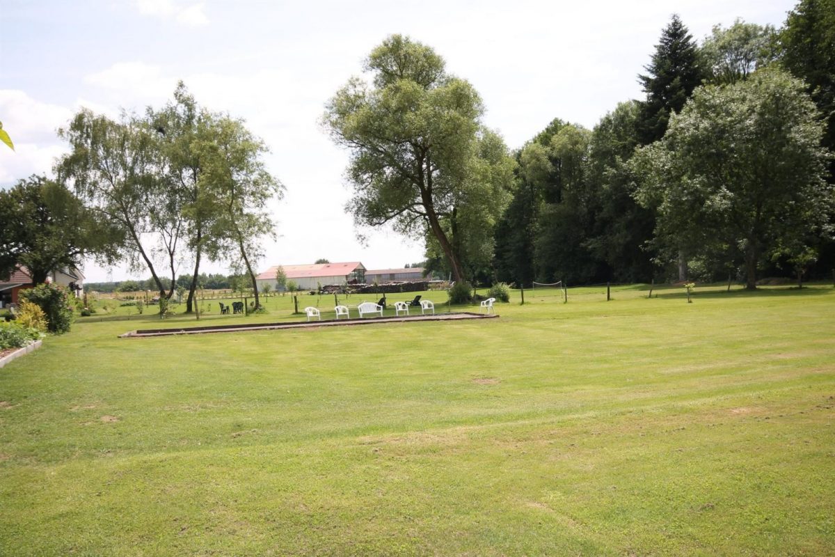 Terrain de Pétanque pour vos loisirs que nous pouvons partager avec plaisir avec nos hôtes_39